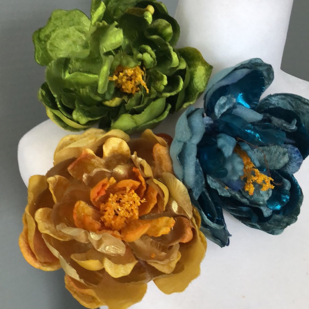 Vintage Flower Clips - Picture 2 of 8
